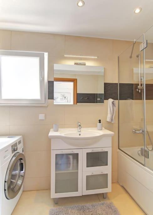 Seaside Apartment M Zaton 5 - Sea View & Parking Luaran gambar